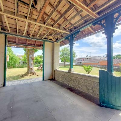 Traditional House with Terrace and Garden