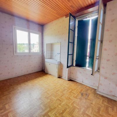 Traditional House with Terrace and Garden