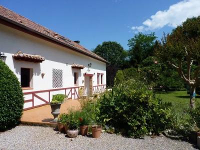 Beautiful House With Guest House And Garden