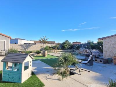 Large Detached Villa With Swimming Pool