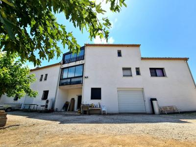 Beautiful Villa Near The Sea with Garage And Large Annexe