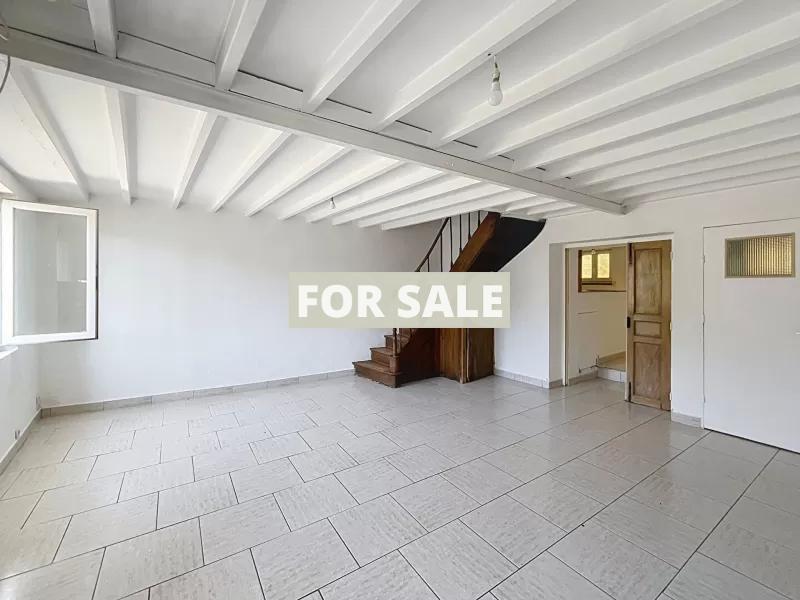 Traditional House with Garden