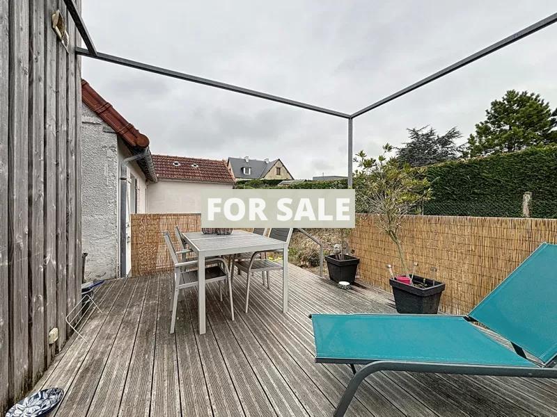 Interesting Contemporary and Traditional House