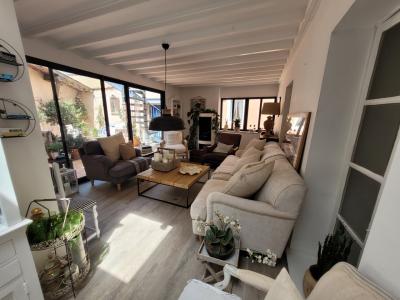 Former Vine-Growers House With Garage, Terraces And Courtyard