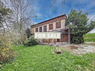 Detached Country House with Outbuilding