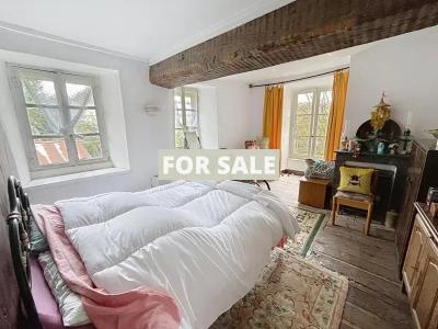Detached Country House with Outbuilding
