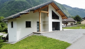 Detached House with Garden by Ski Slopes