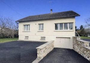 Detached House with Garden and Garage