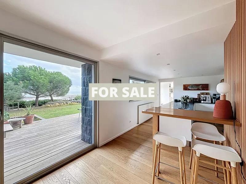 Spectacular Detached Villa with Open Sea View