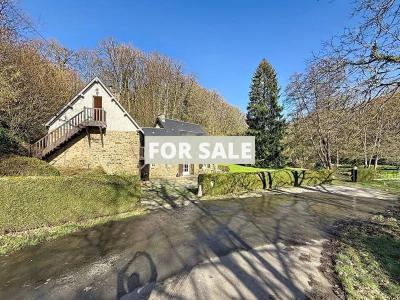 Detached Country House with Landscaped Garden