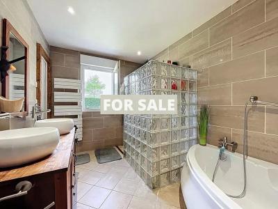 Detached House with Landscaped Garden