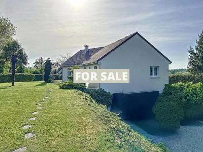 Detached House with Landscaped Garden