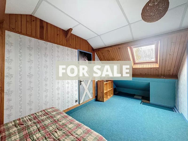 Detached House with Garden Close to the Coast