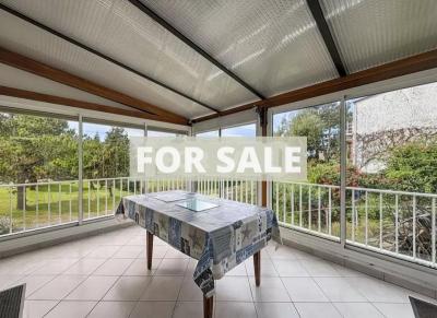 Detached House with Garden Close to the Coast