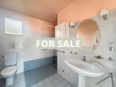 Detached House with Garden Close to the Coast