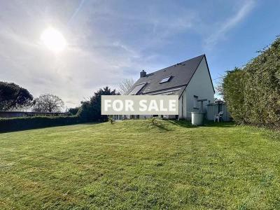 Detached House with Garden