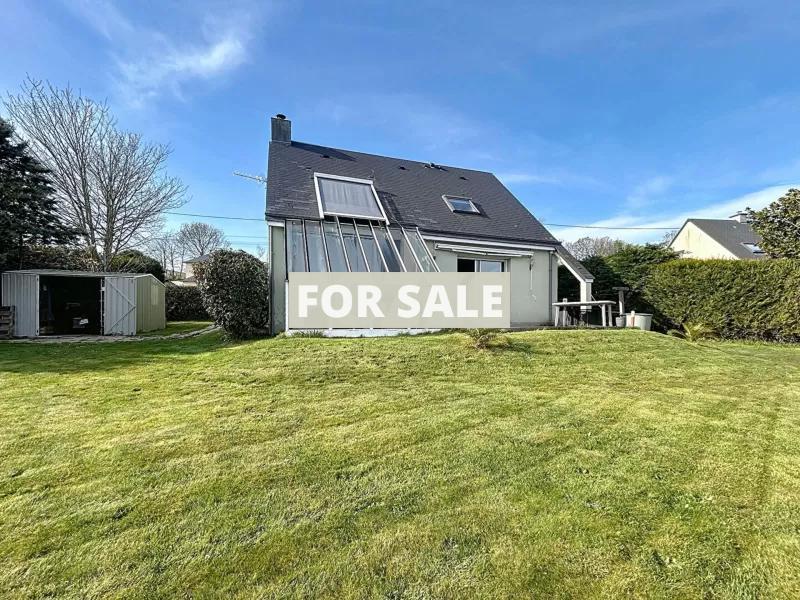 Detached House with Garden