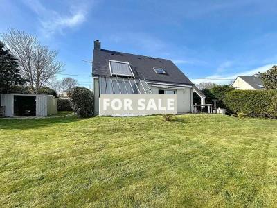 Detached House with Garden