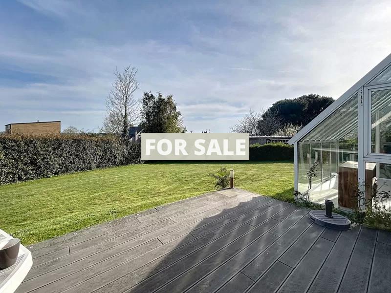 Detached House with Garden