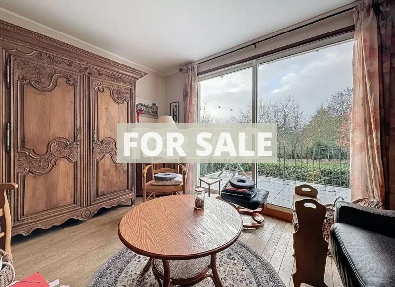 Detached House with Landscaped Garden