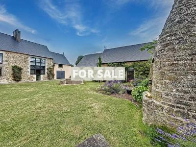 Detached House with Garden by the Coast