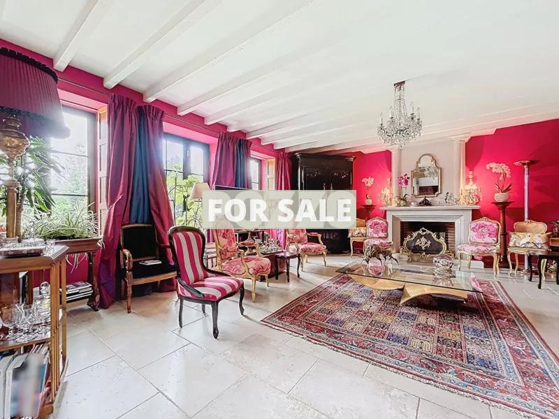 Detached House with Garden by the Coast