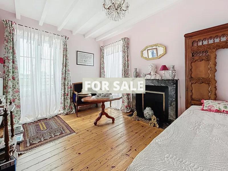 Detached House with Garden by the Coast