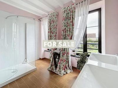 Detached House with Garden by the Coast