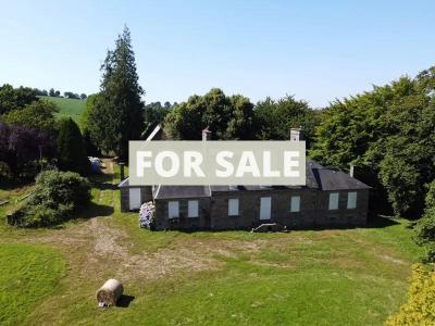Detached Country House with Outbuilding