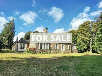 Detached Country House with Outbuilding