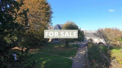 Detached House with Landscaped Garden