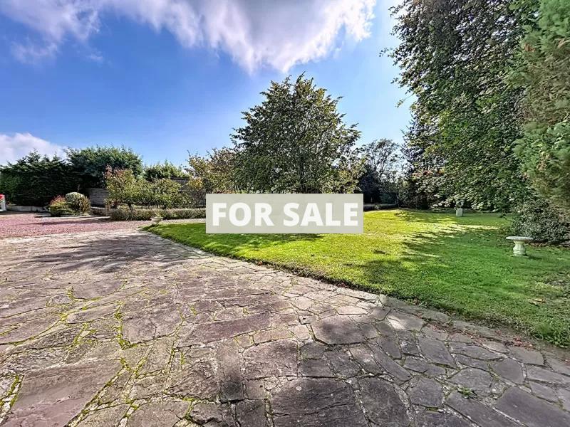 Detached House with Landscaped Garden