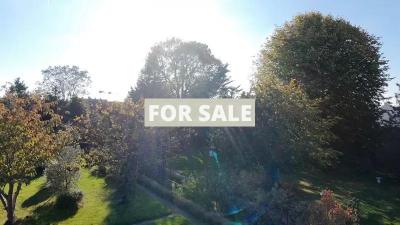 Detached House with Landscaped Garden