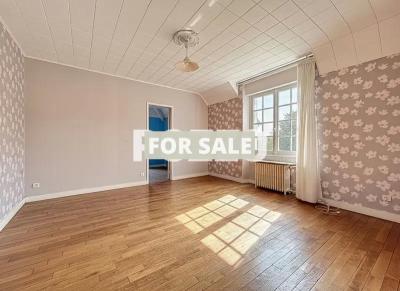 Detached House with Landscaped Garden