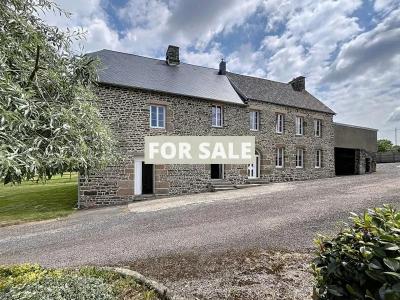 Detached Country House with Outbuilding