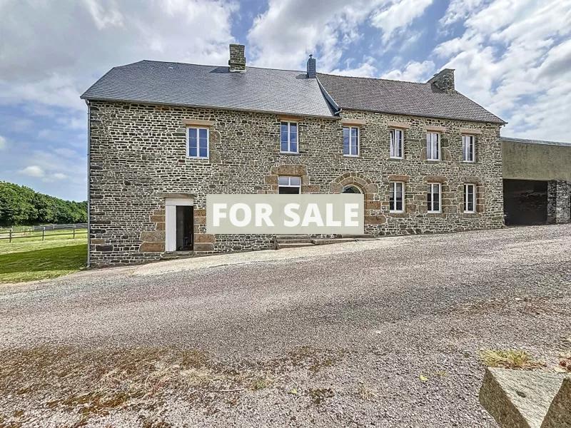 Detached Country House with Outbuilding