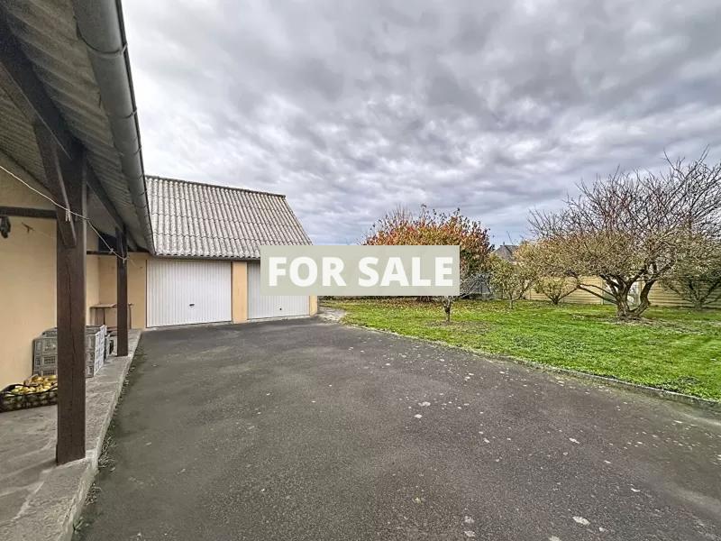 Detached House with Garden by the Coast