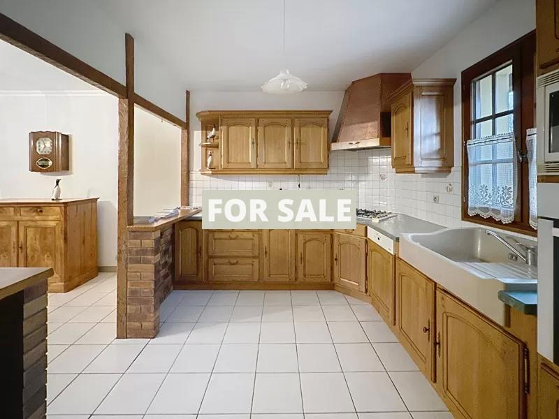 Detached House with Garden by the Coast