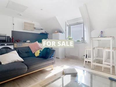 Town House Divided into Two Apartments