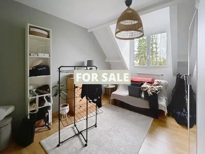 Detached Country House with Landscaped Garden