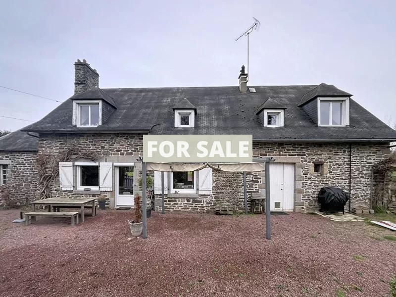 Detached Country House with Landscaped Garden