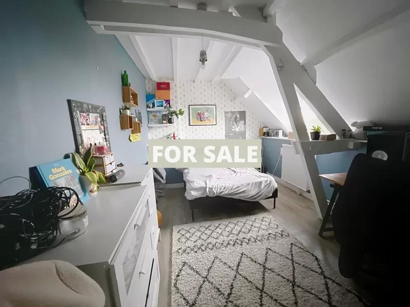 Detached Country House with Landscaped Garden