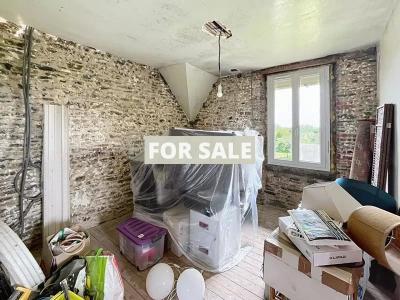 Detached Country House with Landscaped Garden