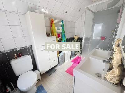 Detached Country House with Garden by the Coast