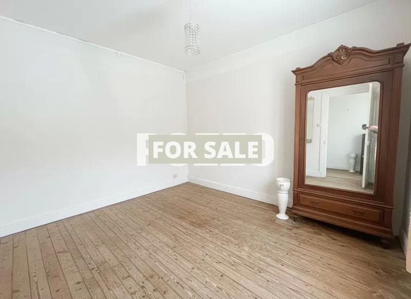 Detached Country House with Garden by the Coast