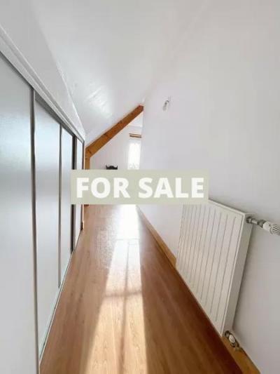 Detached House with Garden in Great Location