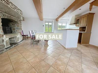 Detached House with Garden in Great Location