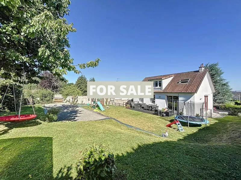 Detached House with Family Garden