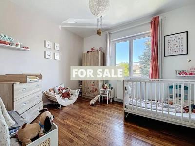 Detached House with Family Garden