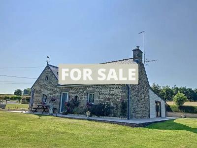 Detached Country House with Garden and Outbuilding